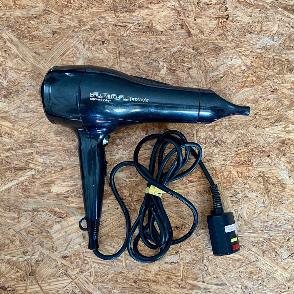 Paul Mitchell Pro Tools IonDry Blowdryer